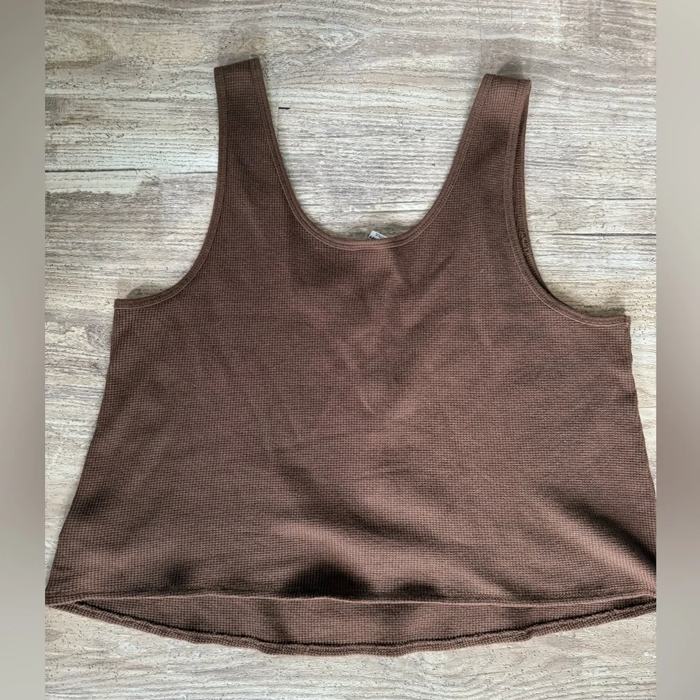 Old Navy Brown Sleeveless Buttoned Women's Tank Top - Picture 6 of 6